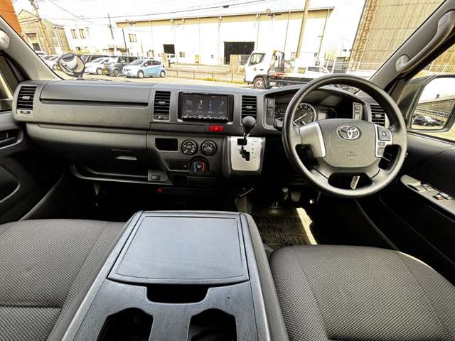 Toyota Hiace Van 2