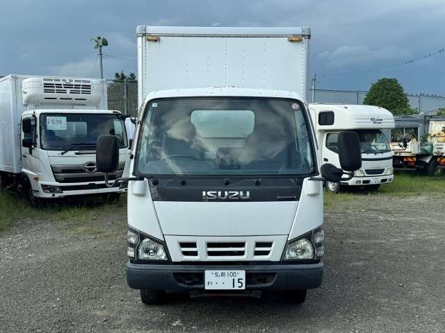 Isuzu Elf 2