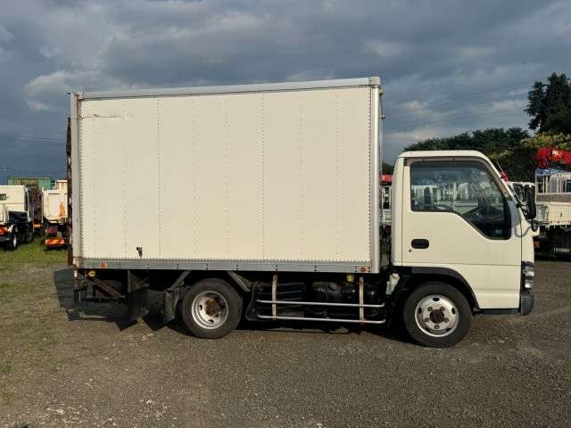 Isuzu Elf 6