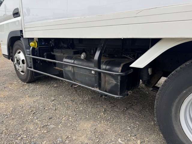 Mitsubishi Fuso Canter 11
