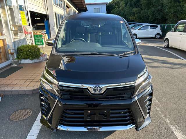 Toyota Voxy 4