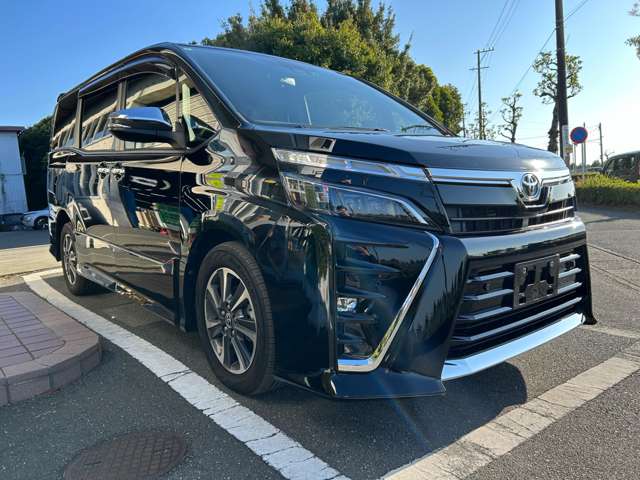 Toyota Voxy 5