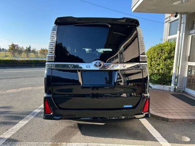 Toyota Voxy 10
