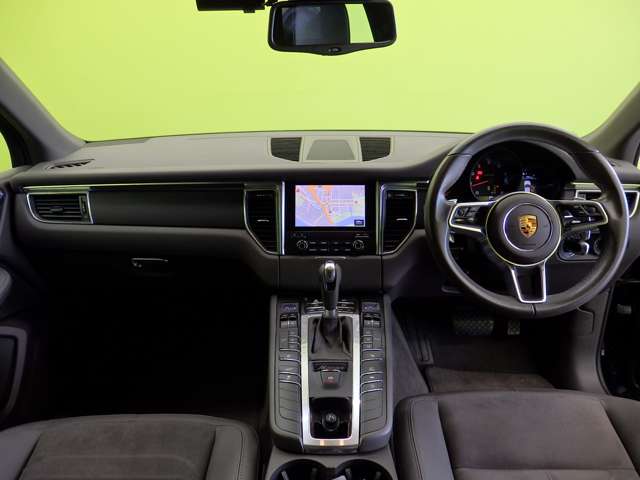 Porsche Macan 5
