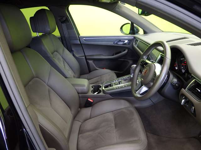 Porsche Macan 8