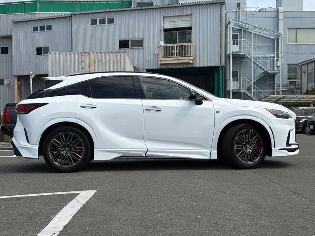Lexus RX 9