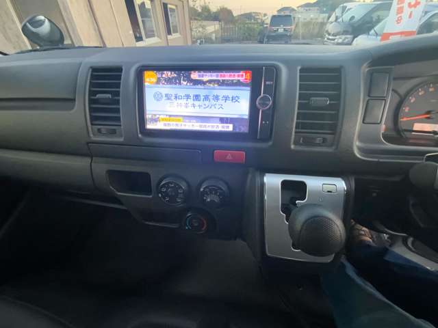 Toyota Hiace Van 12