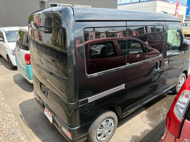Daihatsu Hijet Cargo 5