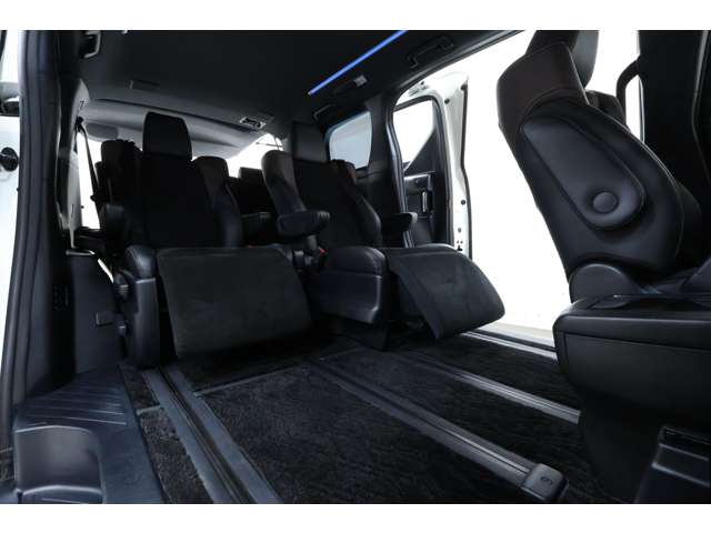 Toyota Alphard 9
