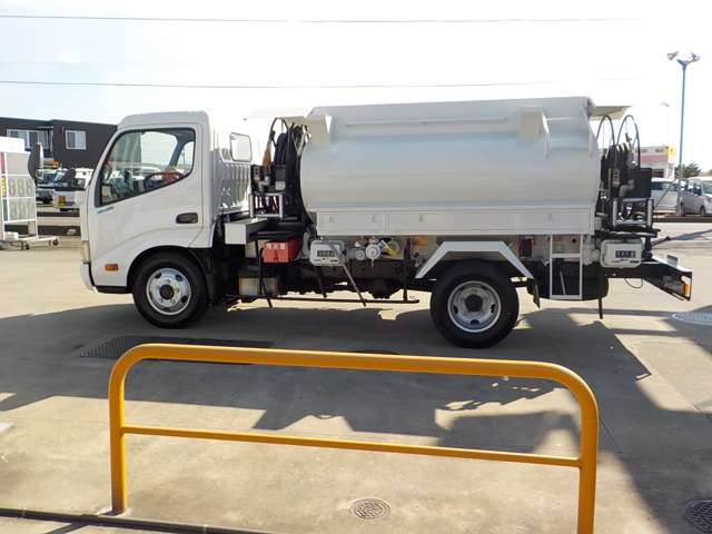 Hino Dutro 2