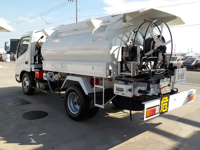 Hino Dutro 3