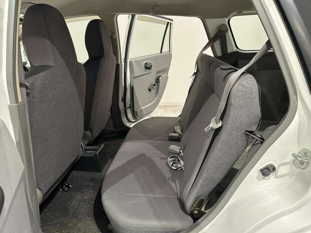 Nissan AD 12