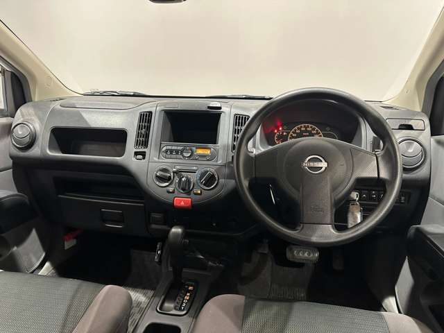Nissan AD 4