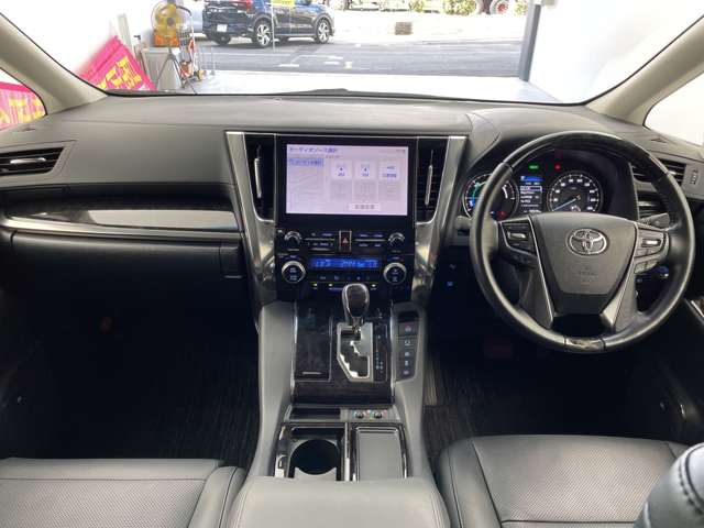 Toyota Alphard 4