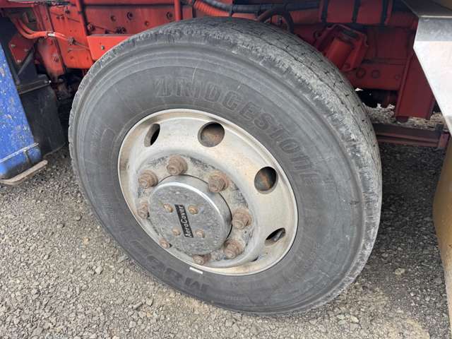 Mitsubishi Fuso Super Great 12