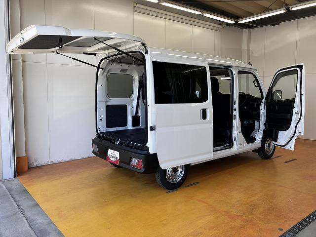 Daihatsu Hijet Cargo 9