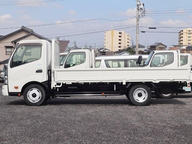 Hino Dutro 9