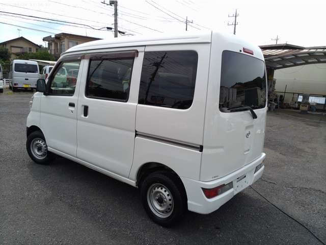 Daihatsu Hijet Cargo 11