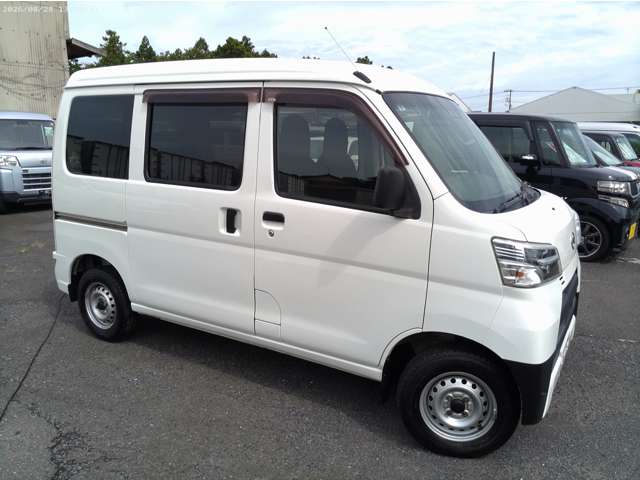 Daihatsu Hijet Cargo 7