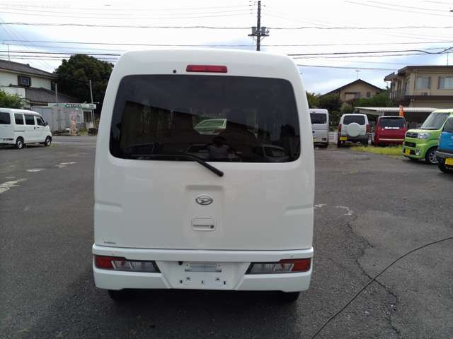 Daihatsu Hijet Cargo 9