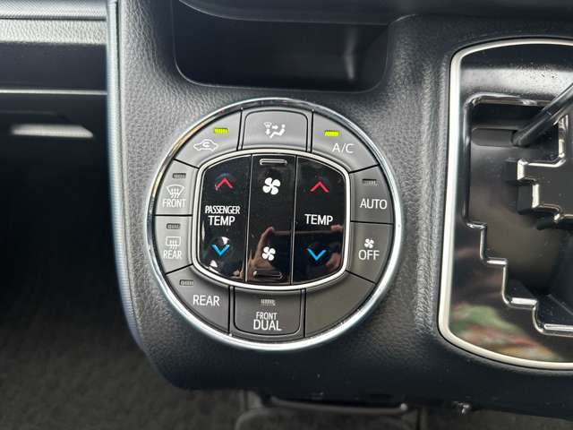 Toyota Voxy 11