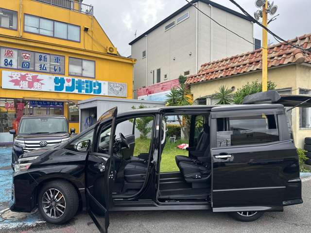 Toyota Voxy 7