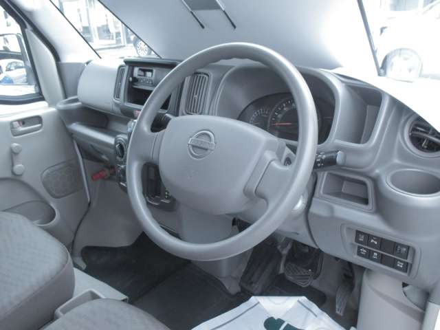 Nissan NV100 Clipper 3