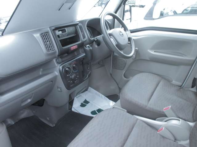 Nissan NV100 Clipper 8