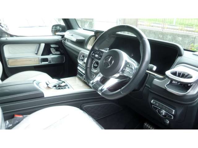 Mercedes-Benz G-Class 12