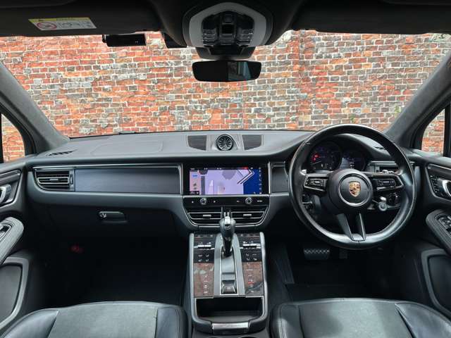 Porsche Macan 3