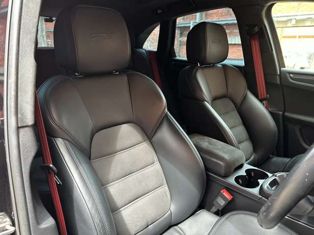 Porsche Macan 4