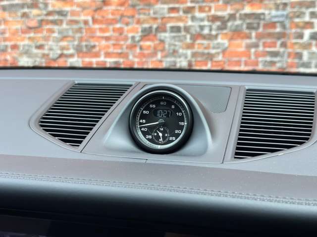 Porsche Macan 6