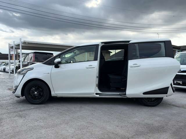 Toyota Sienta 9