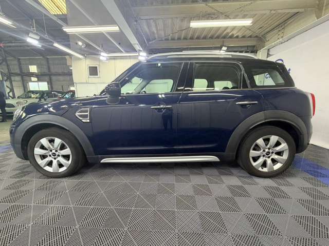 MINI Crossover 9