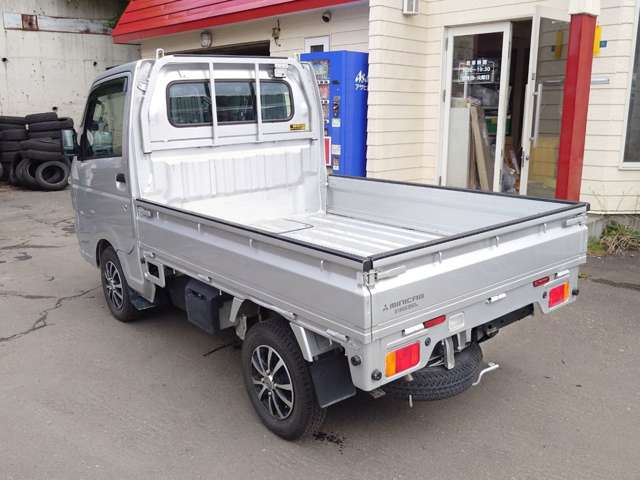 Mitsubishi Minicab Truck 11