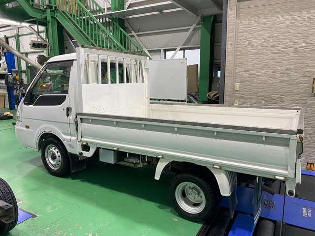 Mazda Bongo Truck 4