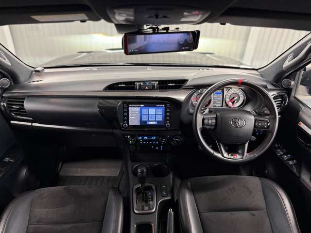 Toyota Hilux 2