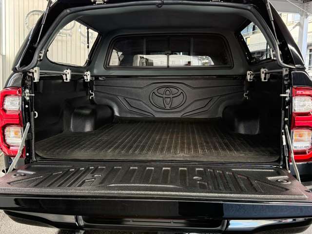 Toyota Hilux 6