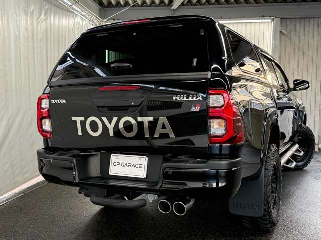 Toyota Hilux 8