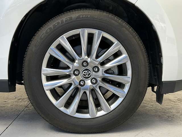 Toyota Harrier 6