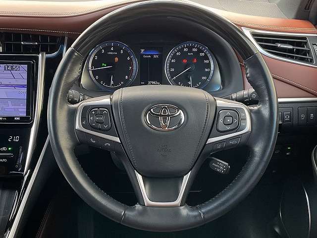 Toyota Harrier 10