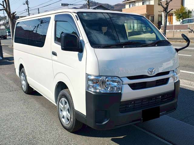 Toyota Hiace Van 4