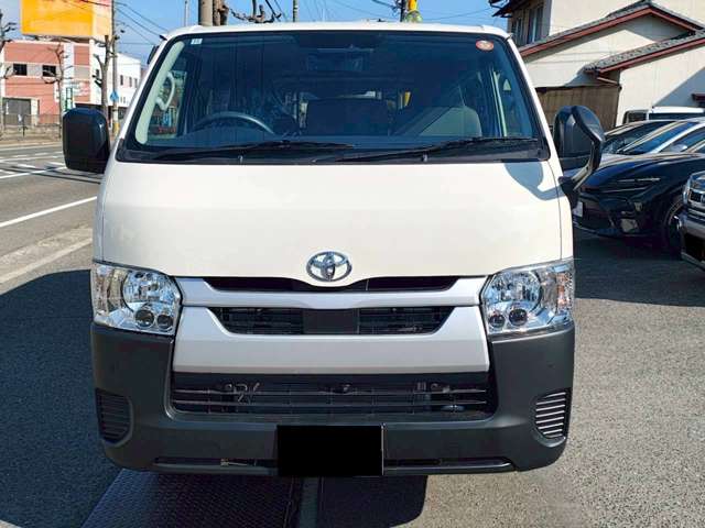 Toyota Hiace Van 5