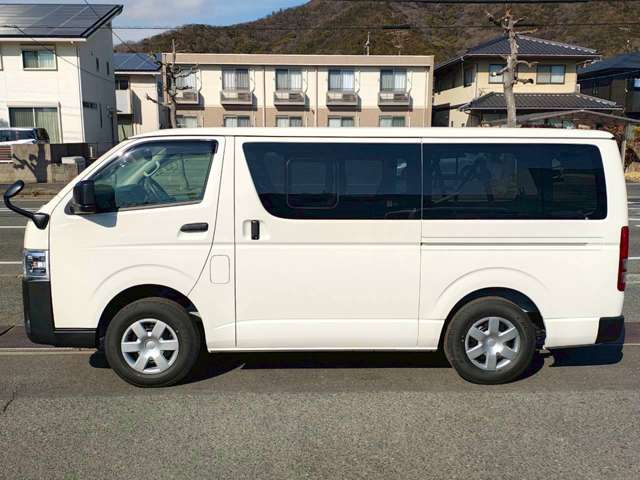 Toyota Hiace Van 6