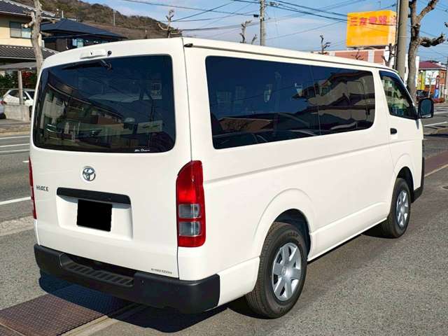 Toyota Hiace Van 8