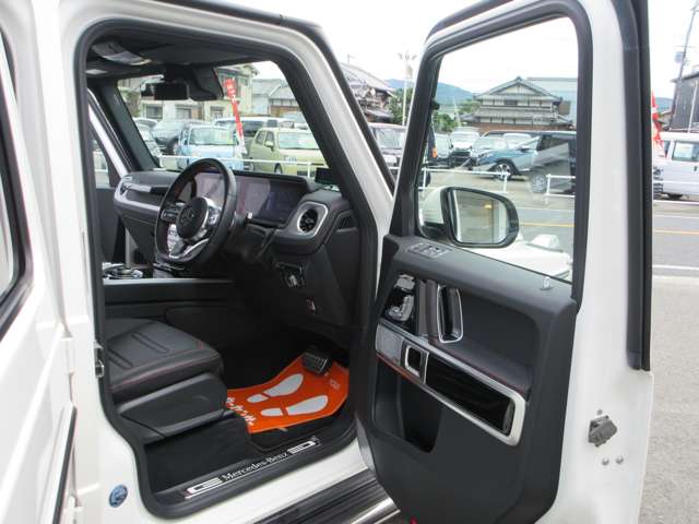 Mercedes-Benz G-Class 10