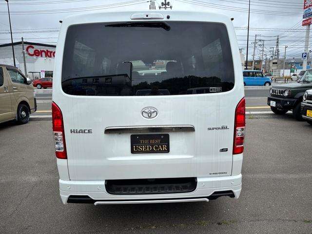 Toyota Hiace Van 10