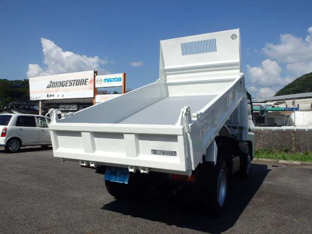 Mitsubishi Fuso Canter 6