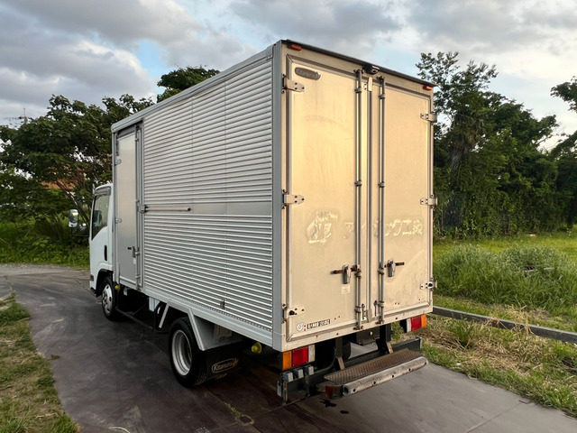 Isuzu Elf 3