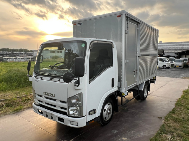 Isuzu Elf 4